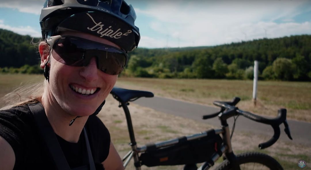 MTB Travel Girl mit dem Vagabund Iron von M83